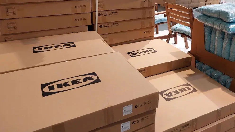 Almac&eacute;n de productos en tienda IKEA