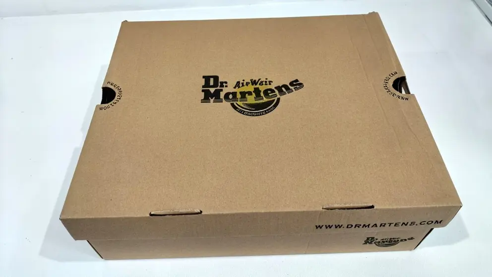 Caja de calzado Dr Martens
