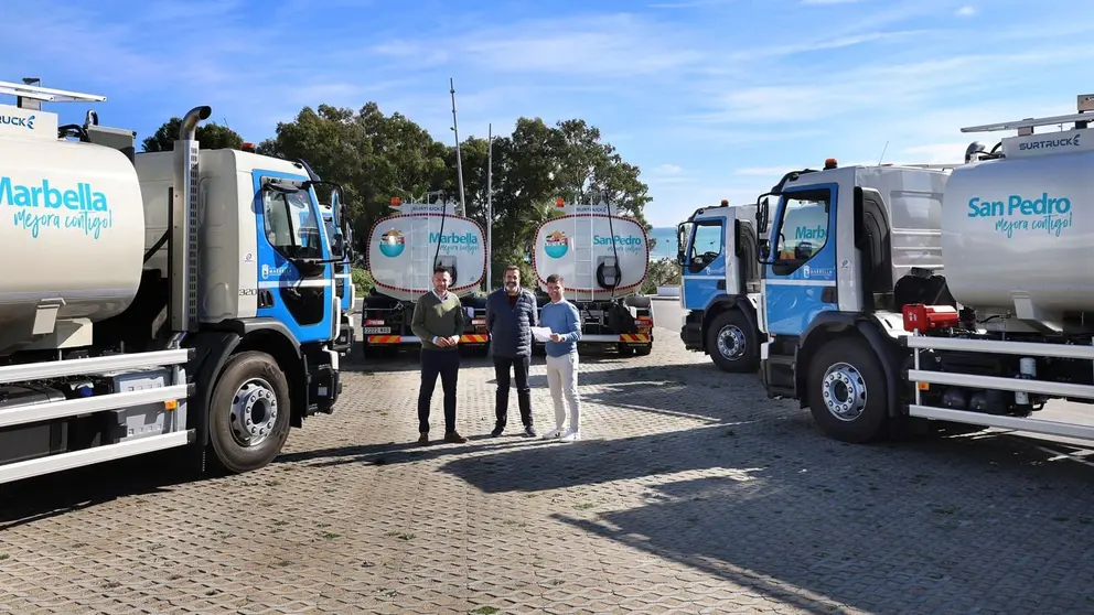 Presentaci&oacute;n de los nuevos veh&iacute;culos de baldeo en Marbella