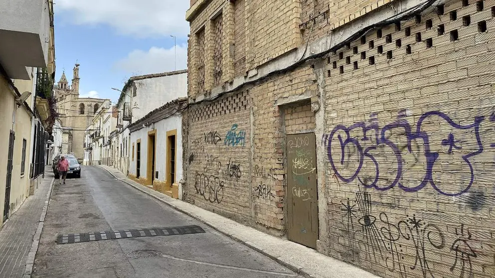 Finca abandonada en la calle Juan de Torres, 12