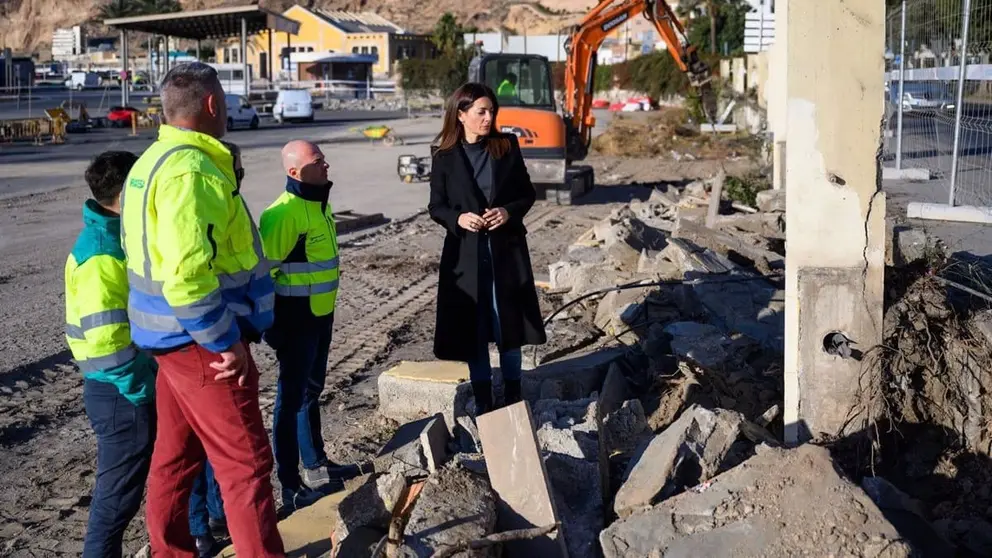 La presidenta de la APA, Rosario Soto, visita el inicio de las obras de mejora de la conexi&oacute;n al puerto de Almer&iacute;a desde la N-340