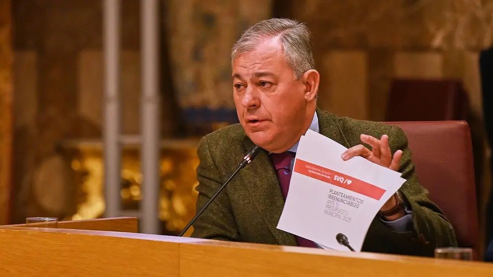 Jos&eacute; Luis Sanz en el Pleno del Ayuntamiento de Sevilla | Salvador L&oacute;pez Medina