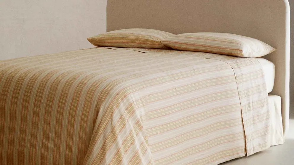 Funda n&oacute;rdica con estampado de rayas multicolor de Zara Home