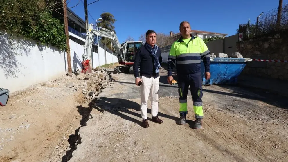 Miguel Ruiz Madruga visitando las obras