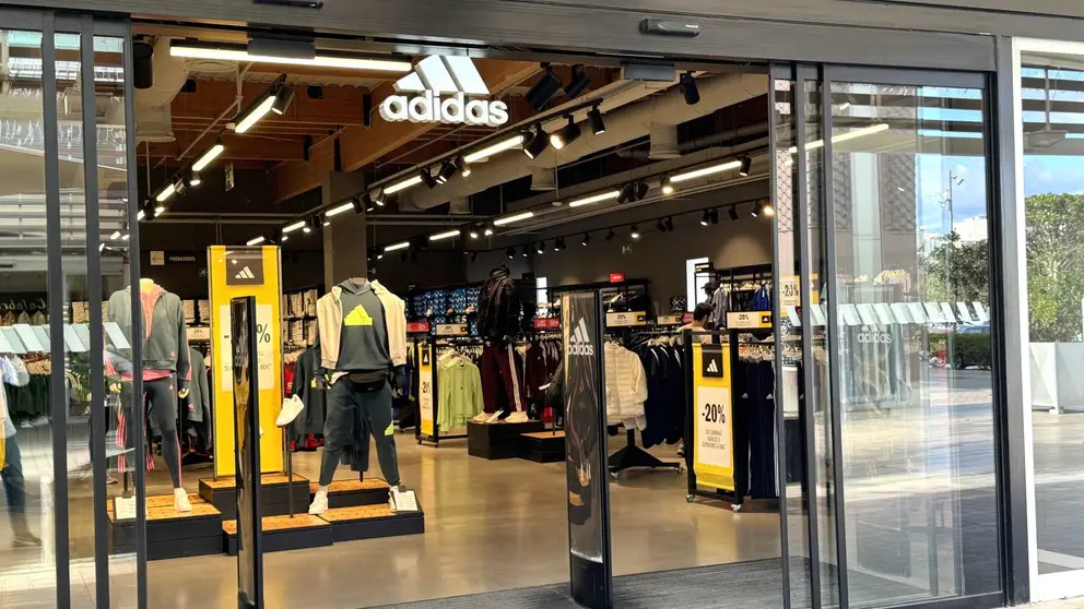 Tienda Adidas - Cristo Garc&iacute;a
