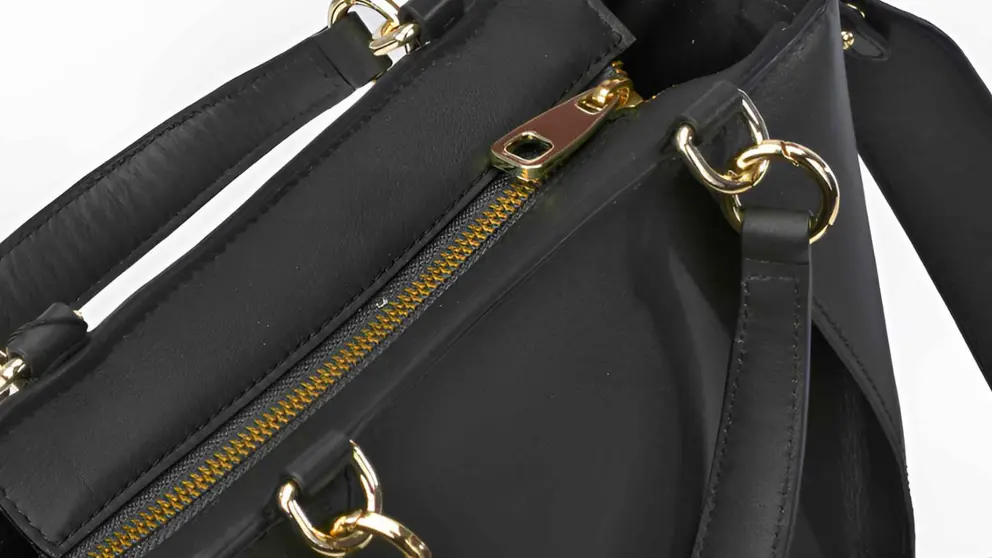 Bolso de mano en piel lisa Sandra Freckled en El Corte Ingl&eacute;s