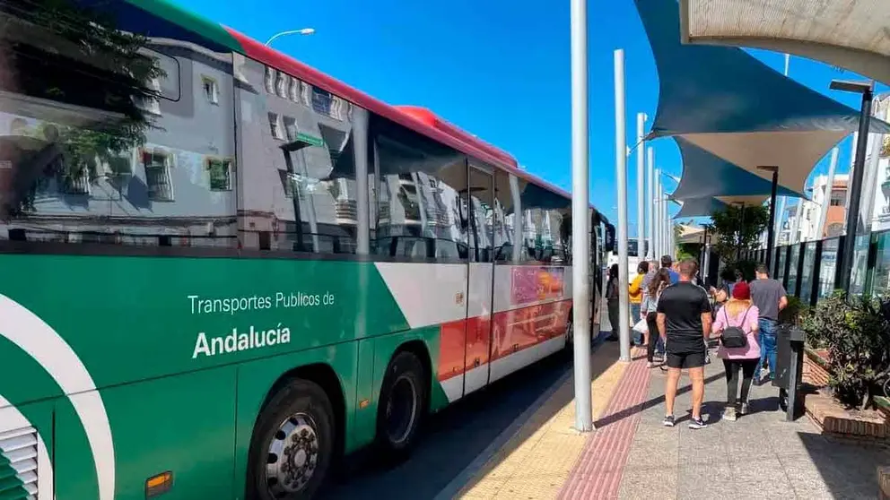 Andaluc&iacute;a mantiene las bonificaciones en el transporte p&uacute;blico
