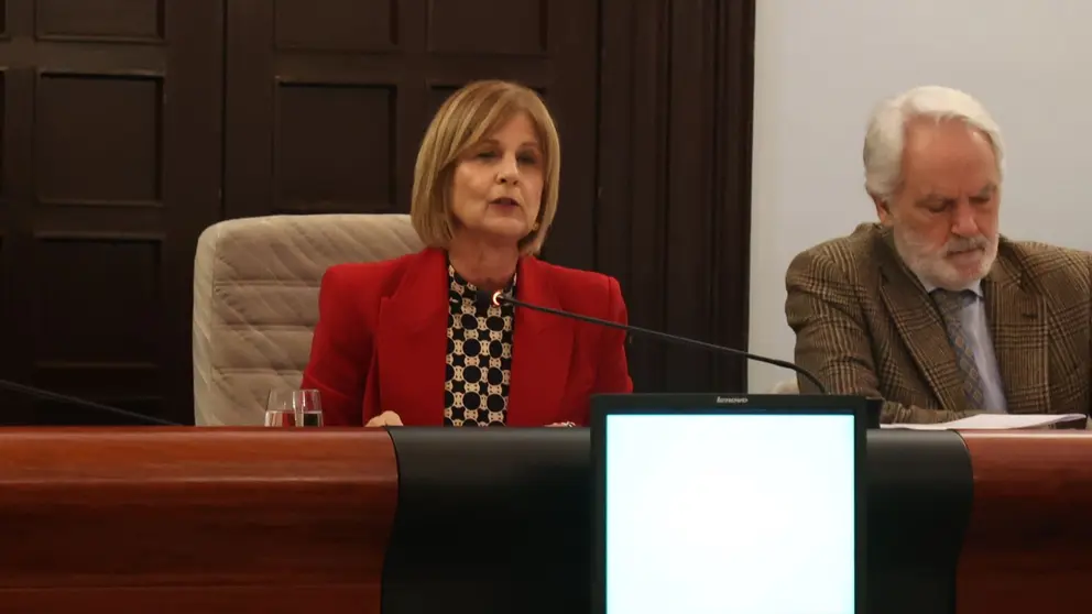 Mar&iacute;a Jos&eacute; Garc&iacute;a-Pelayo en el Pleno | Cristo Garc&iacute;a