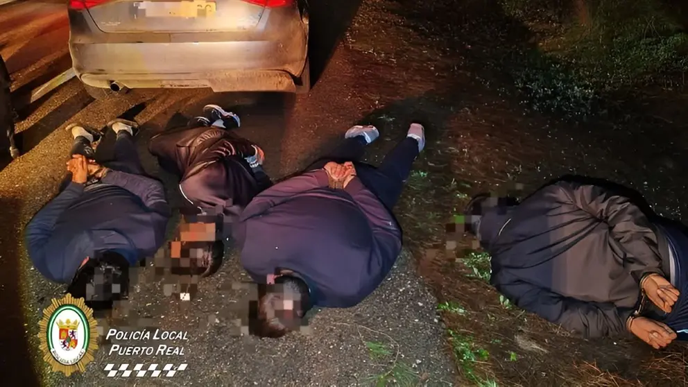 Imagen de los detenidos tras la persecuci&oacute;n