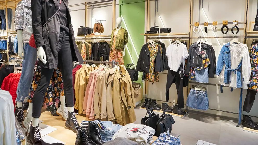 Interior de tienda Stradivarius - Grupo Inditex