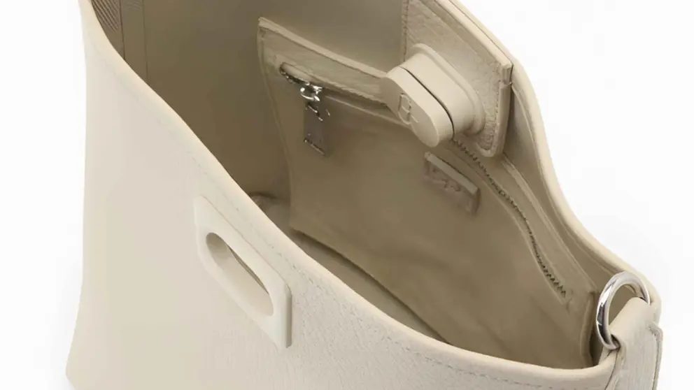 Bolso de hombro multiposici&oacute;n con cierre de bot&oacute;n en liso de Parfois