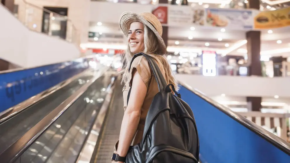 Clienta de Skechers en Centro Comercial