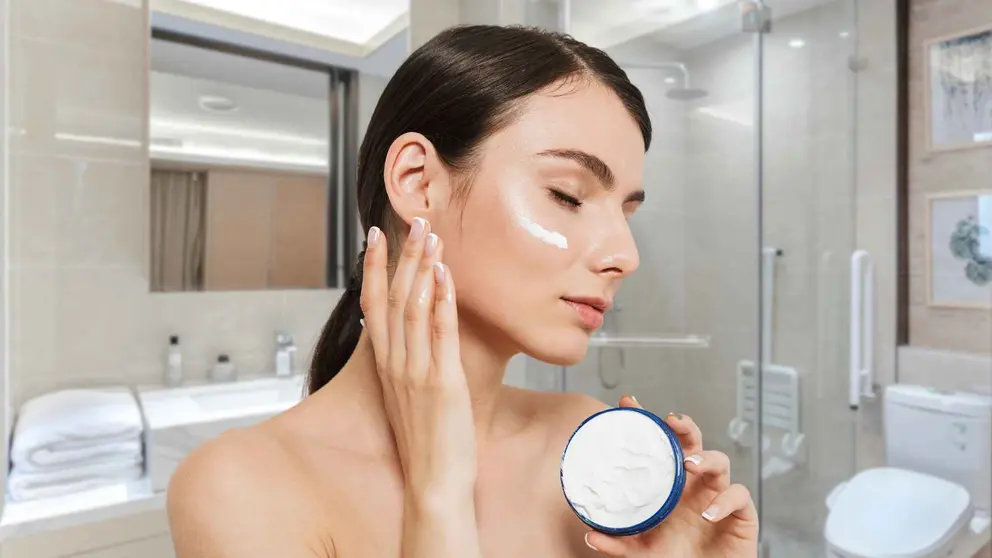 Crema facial hidratante y fortalecedora Deliplus Sensitive con vitamina K Ox de Mercadona