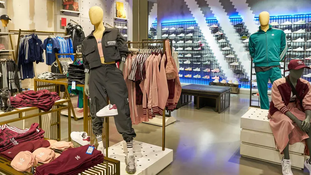 Tienda de moda casual Adidas