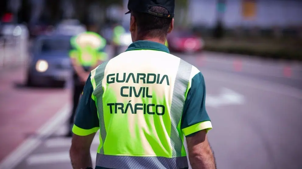 Un guardia civil de tr&aacute;fico en una imagen de archivo