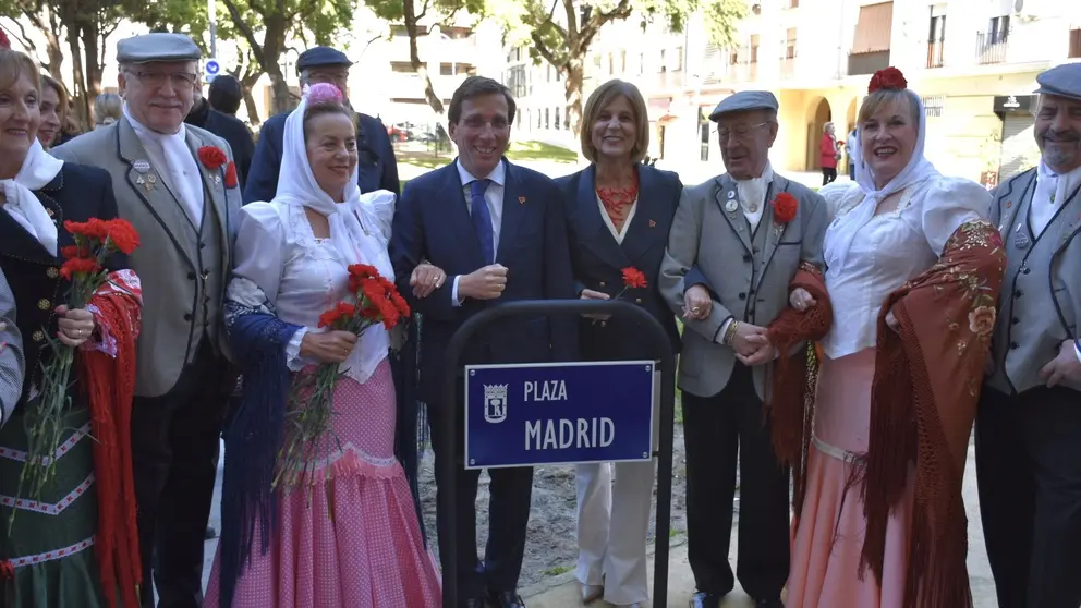 Jos&eacute; Luis Mart&iacute;nez-Almeida inaugura la Plaza Madrid en Jerez | Noelia Herrera