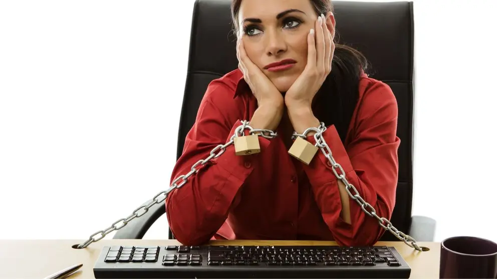 Empleada aut&oacute;noma engrilletada