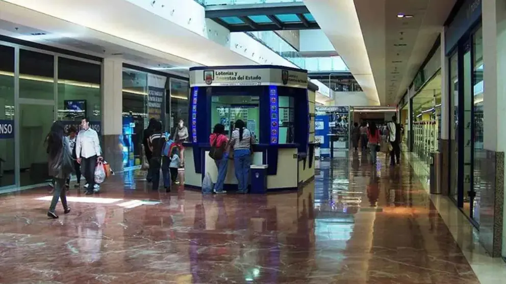 Loter&iacute;as Valeria en el centro comercial &Aacute;rea Sur