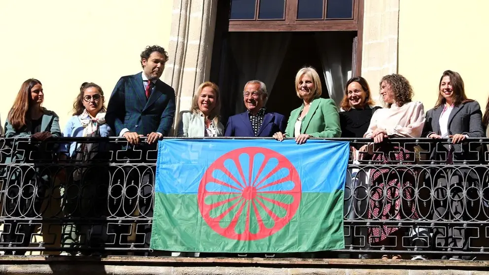Bandera gitana en el balc&oacute;n del Ayuntamiento de Jerez
