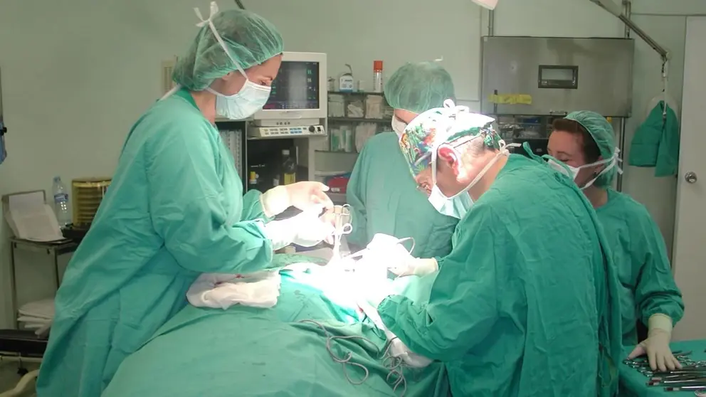 Operaci&oacute;n en un quir&oacute;fano de Andaluc&iacute;a (1)