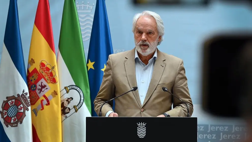 Agust&iacute;n Mu&ntilde;oz en rueda de prensa tras la Junta de Gobierno Local