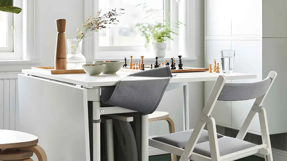 Mesa plegable con almacenaje KALLH&Auml;LL de Ikea