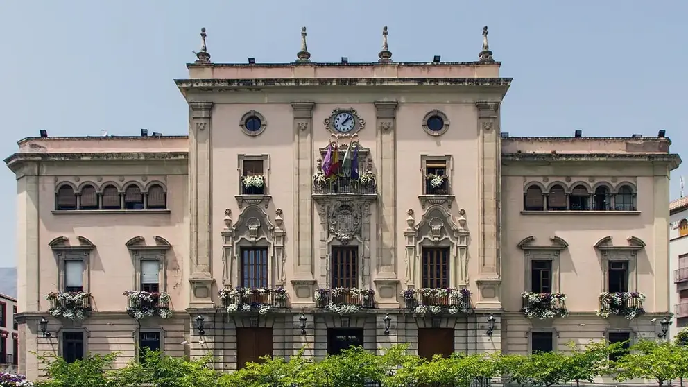 Imagen de la fachada del Ayuntamiento de Ja&eacute;n