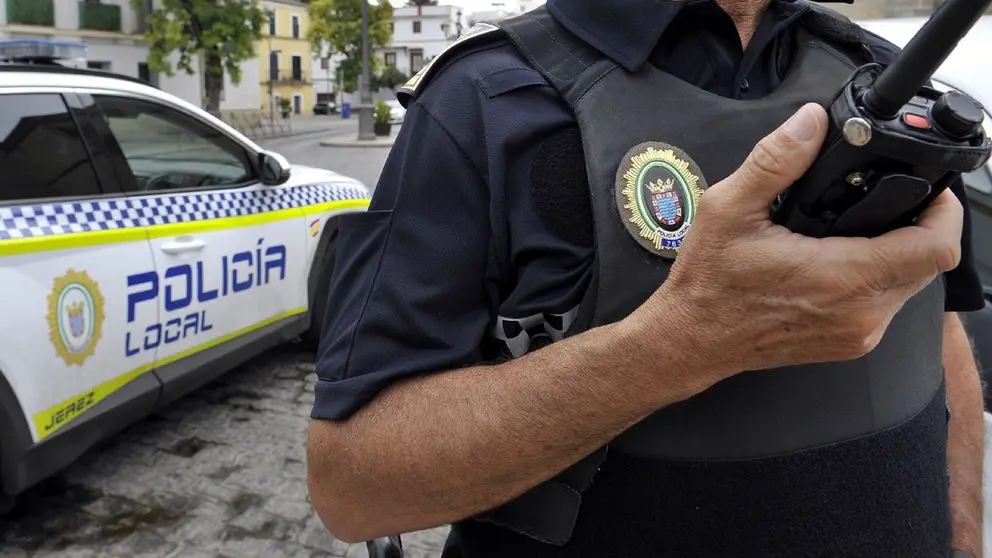 Un agente de la Polic&iacute;a Local en Jerez