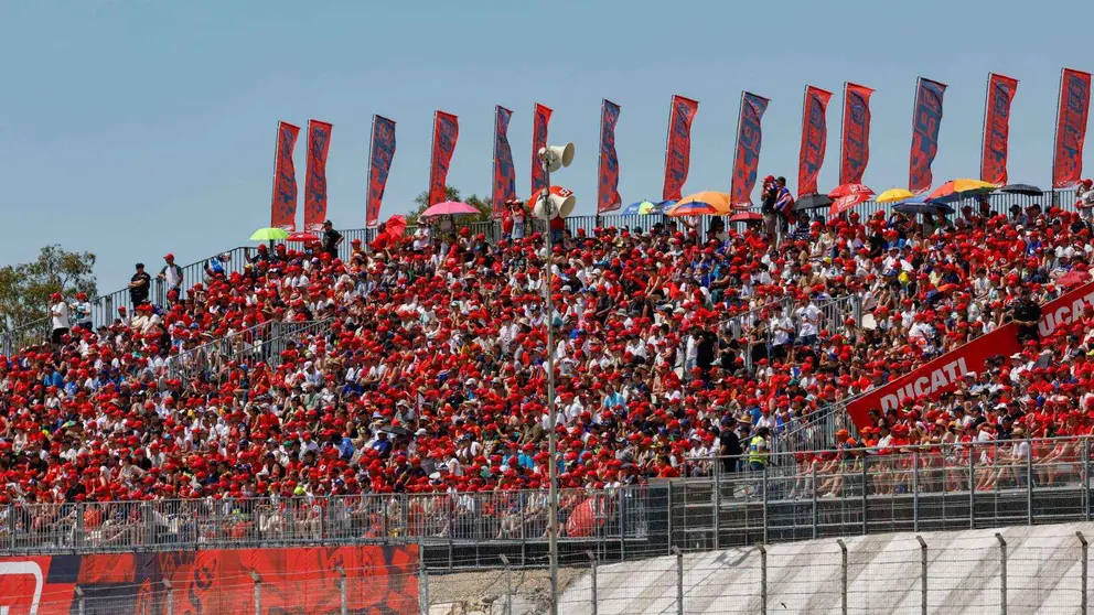 Aficionados en el Circuito de Jerez-&Aacute;ngel Nieto
