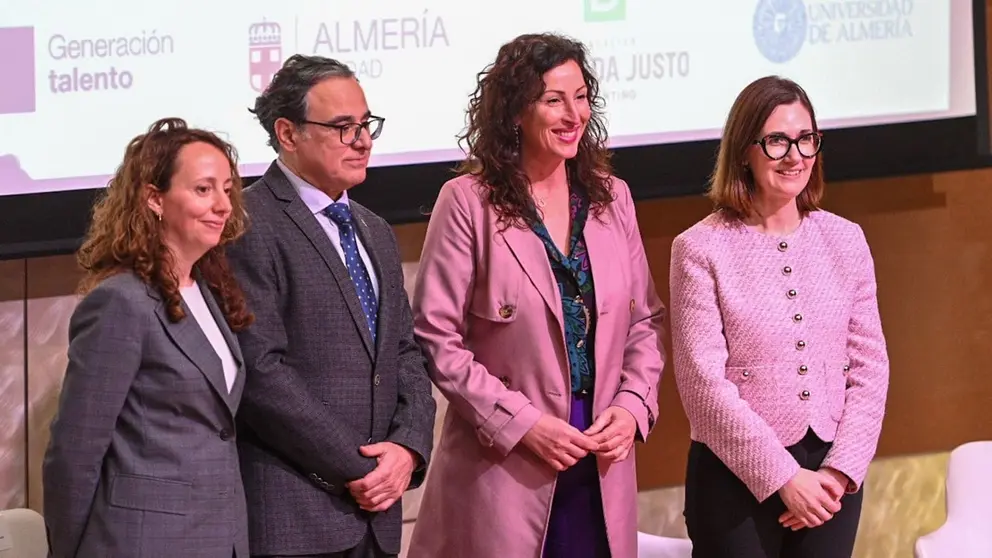 La alcaldesa de Almer&iacute;a, Mar&iacute;a del Mar V&aacute;zquez, ha presidido la inauguraci&oacute;n del Tour del Talento