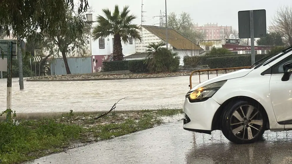 Carretera cortada por la lluvia en Jerez | Cristo Garc&iacute;a
