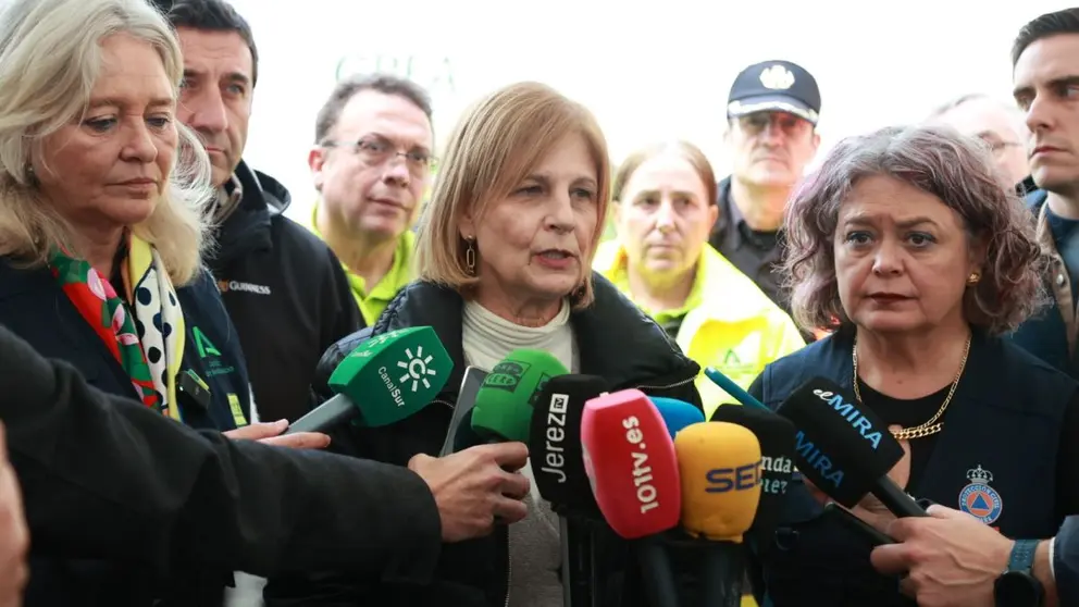 Mar&iacute;a Jos&eacute; Garc&iacute;a-Pelayo durante la atenci&oacute;n a los medios | Cristo Garc&iacute;a