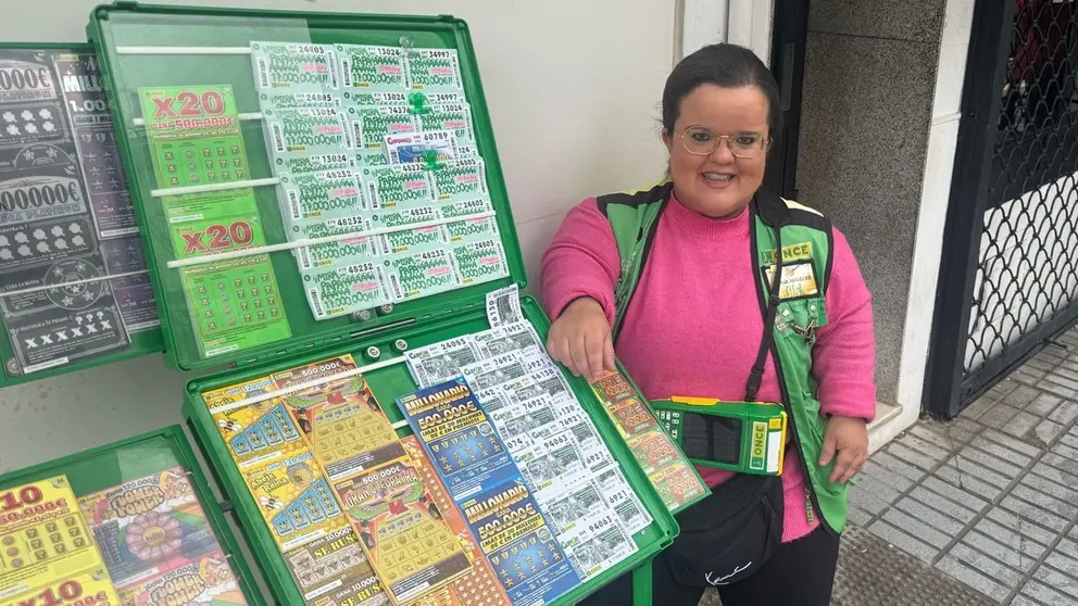 Mar&iacute;a &Aacute;ngeles Perez, vendedora de la ONCE en Barbate