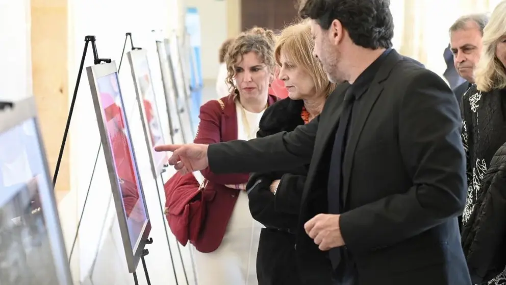 Exposici&oacute;n fotogr&aacute;fica de Emilio Morenatti en Los Claustros