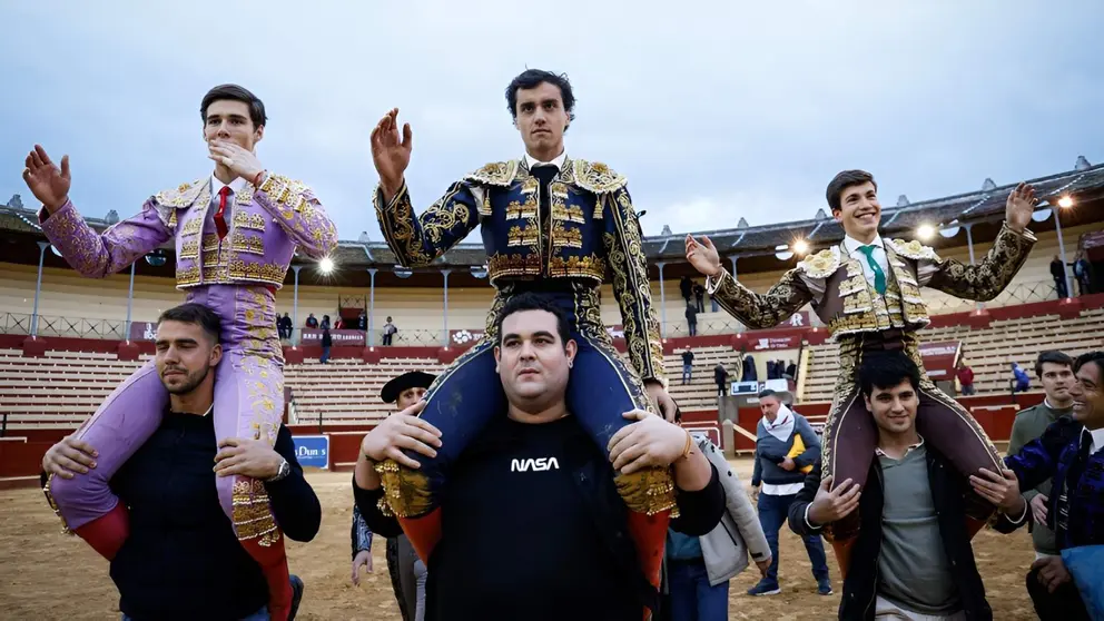 Los tres a hombros I Foto FTL