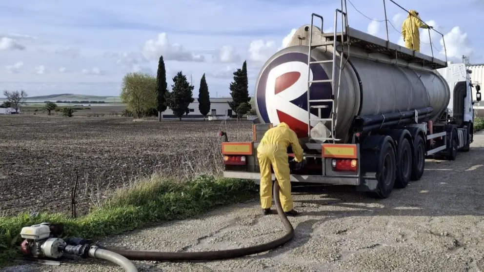 Vertido de &aacute;cido clorh&iacute;drico de cami&oacute;n en la N-IV | CBPC