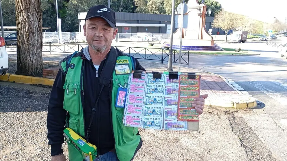 Fernando Cadenas, vendedor de la ONCE en Villamart&iacute;n