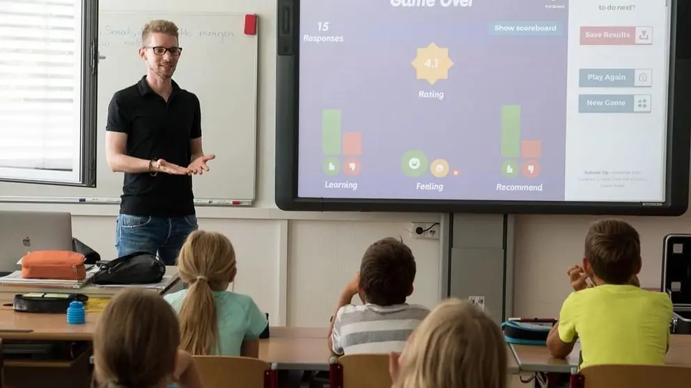 Un profesor dando clases