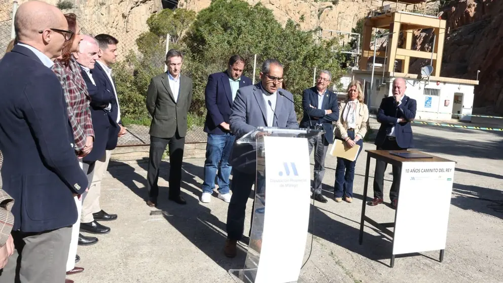 Acto de colocaci&oacute;n de la primera piedra del nuevo puente colgante del Caminito del Rey