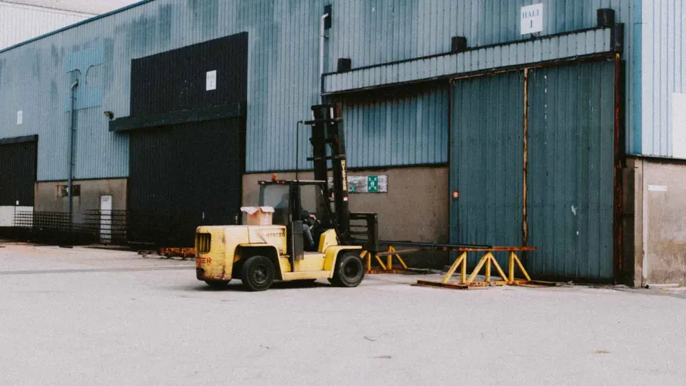 Nave agr&iacute;cola en una foto de archivo