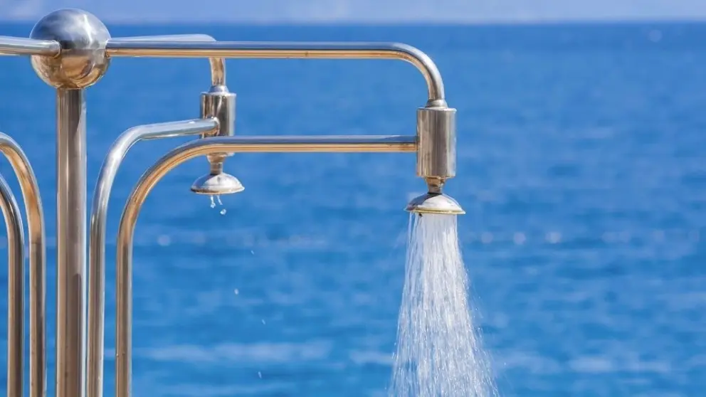 Una ducha en la playa