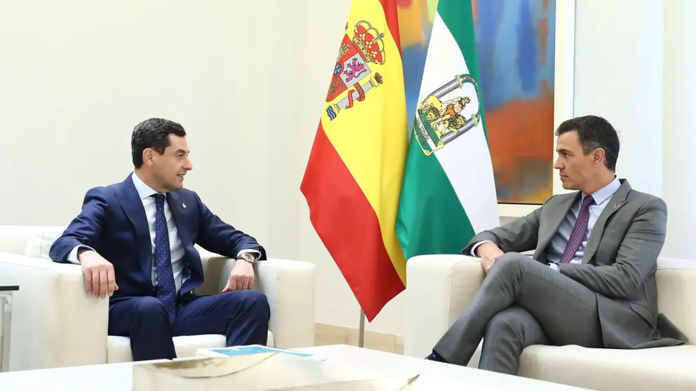 Juanma Moreno y Pedro S&aacute;nchez