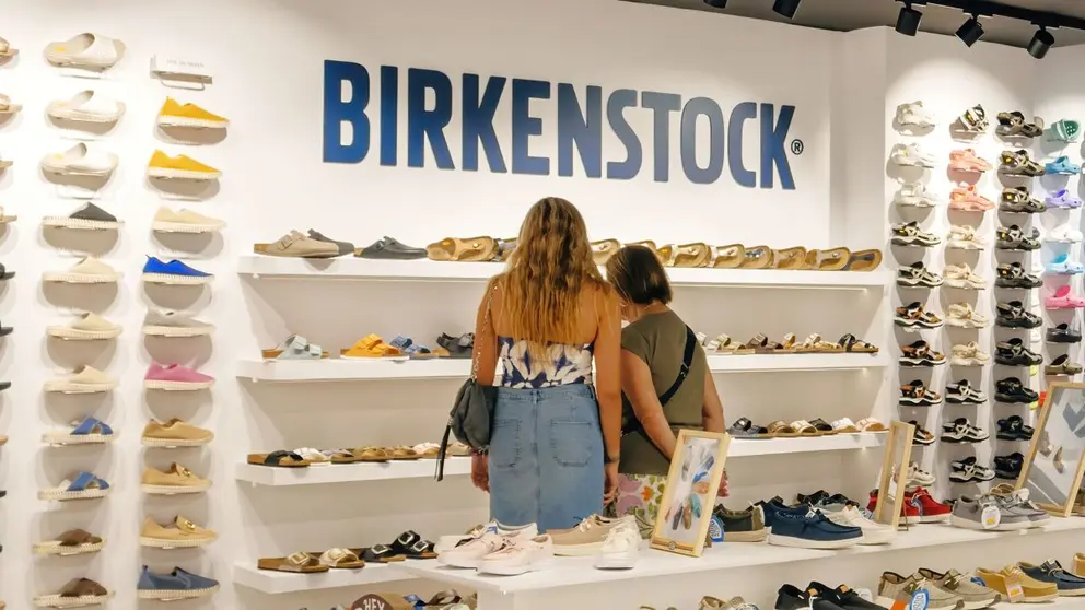 Secci&oacute;n de Birkenstock en zapater&iacute;a
