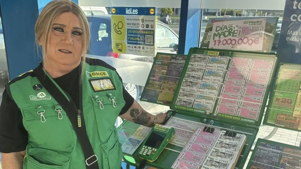Ana Mar&iacute;a Retamero, la vendedora de la ONCE que ha repertido la suerte en Motril