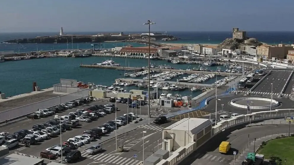 Vista a&eacute;rea del puerto de Tarifa