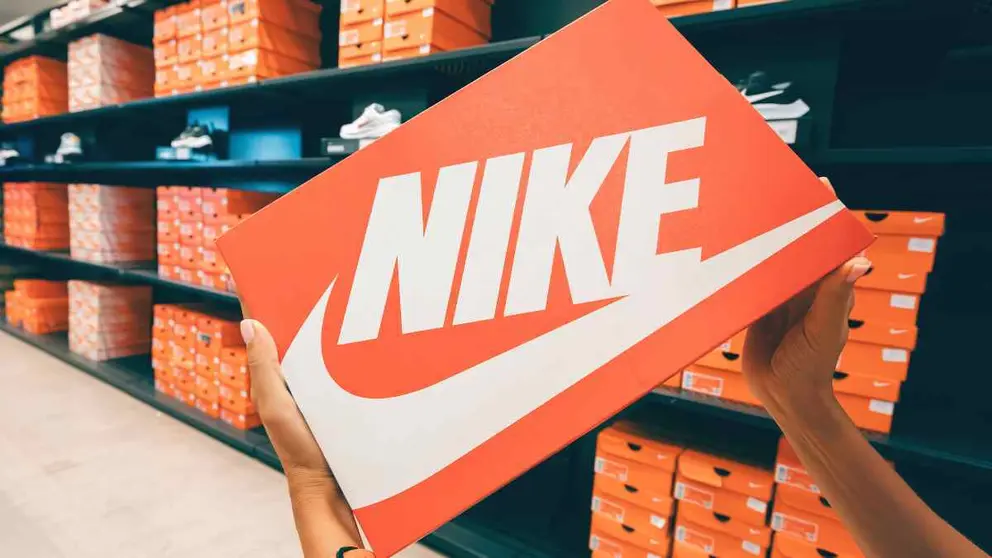 Caja Nike en tienda