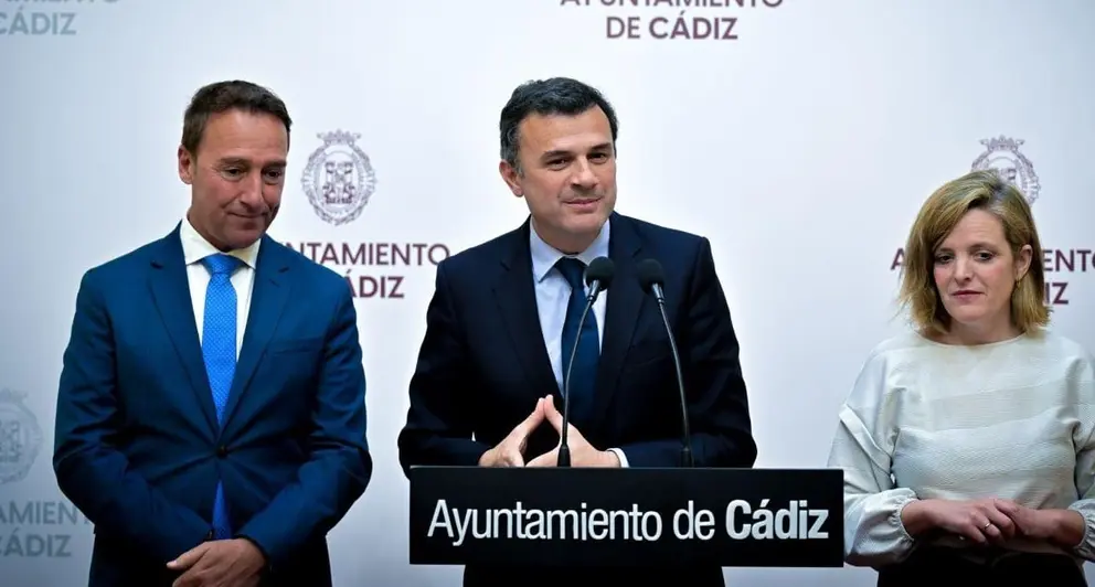 Bruno Garc&iacute;a, junto a los concejales Jos&eacute; Manuel Cossi y Maite Gonz&aacute;lez