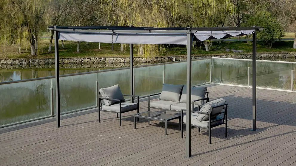 P&eacute;rgola de aluminio con techo retr&aacute;ctil