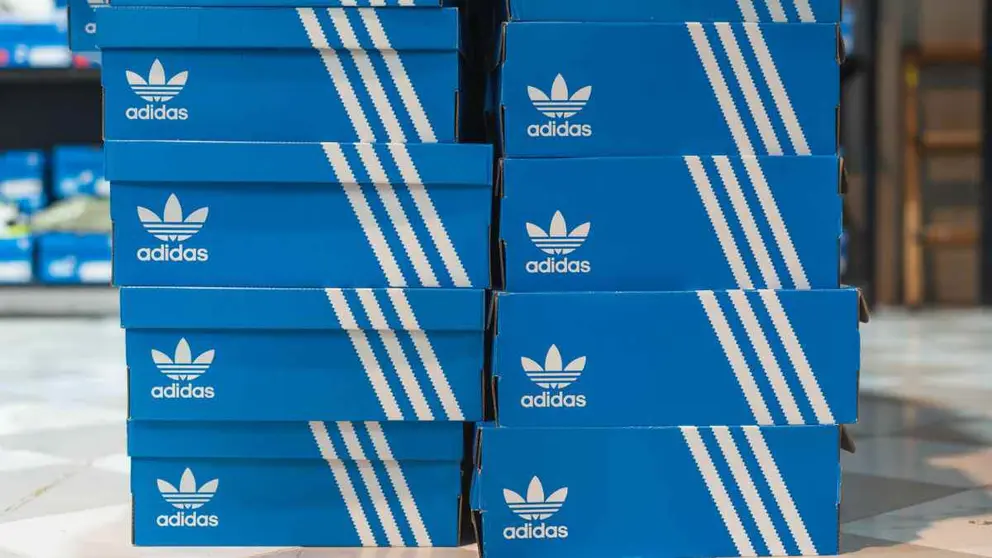 Adidas, cajas de zapatillas