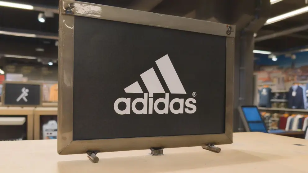 Secci&oacute;n de moda en Adidas